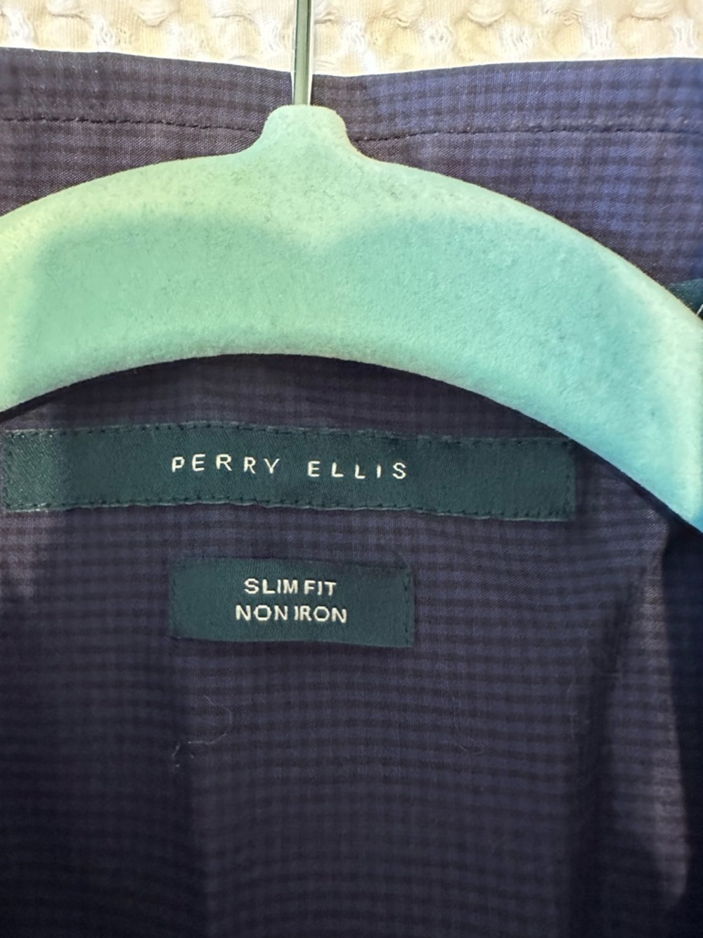 Perry Ellis Classic Men's Navy Slim Fit Button-Up Shirt - Picture 2 of 6